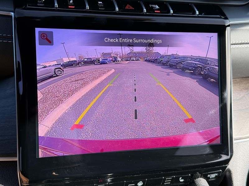 Jeep Grand Cherokee L Vehicle Image 13