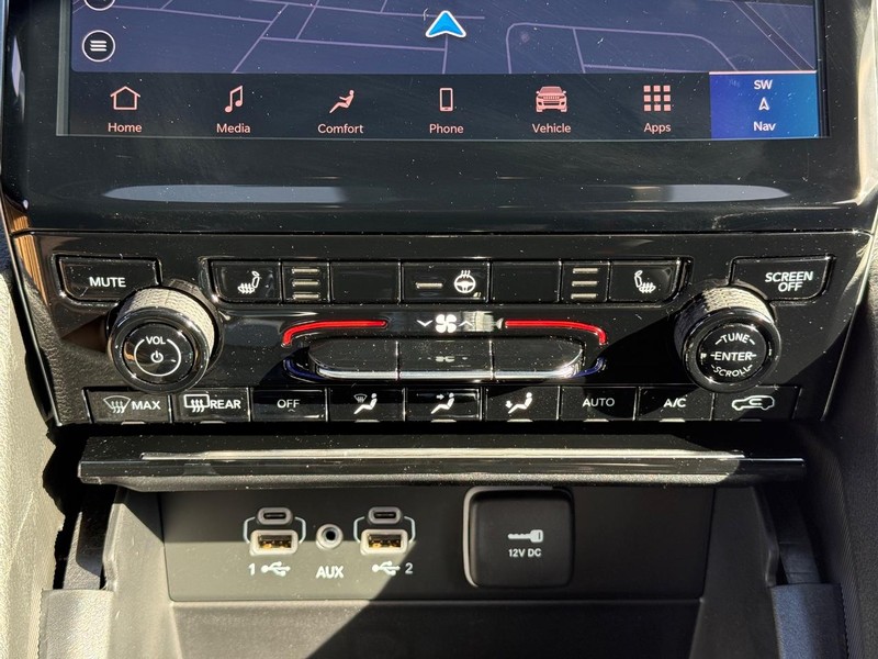 Jeep Grand Cherokee L Vehicle Image 14