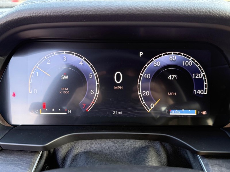 Jeep Grand Cherokee L Vehicle Image 17