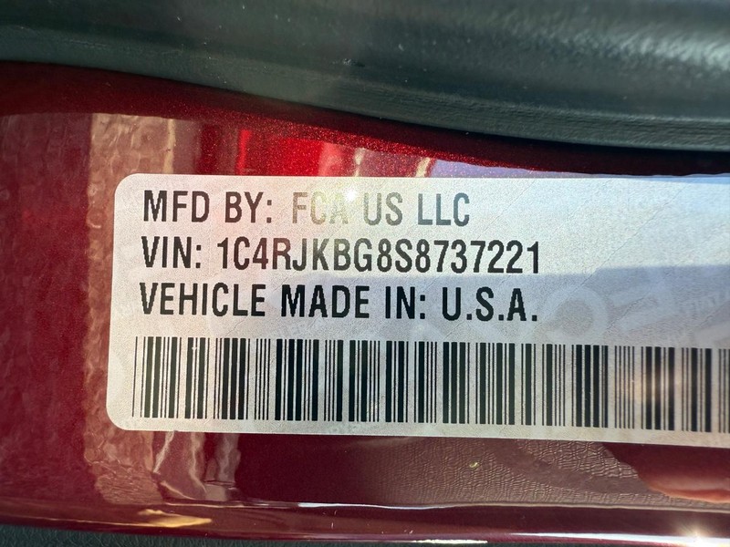 Jeep Grand Cherokee L Vehicle Image 21