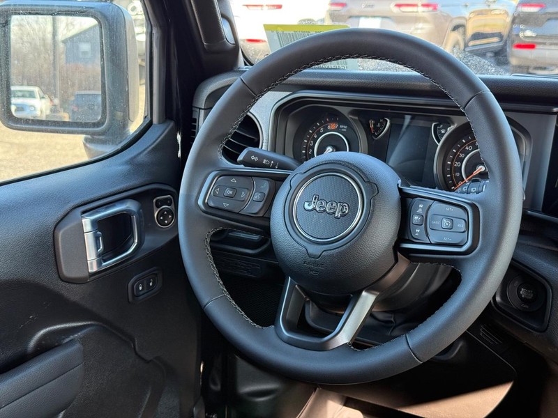 Jeep Wrangler Vehicle Image 06