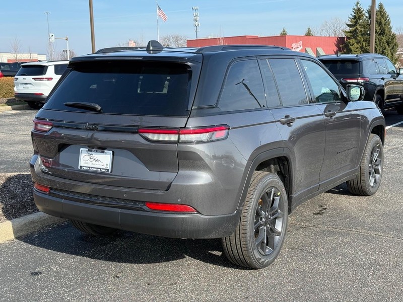 Jeep Grand Cherokee Vehicle Image 03