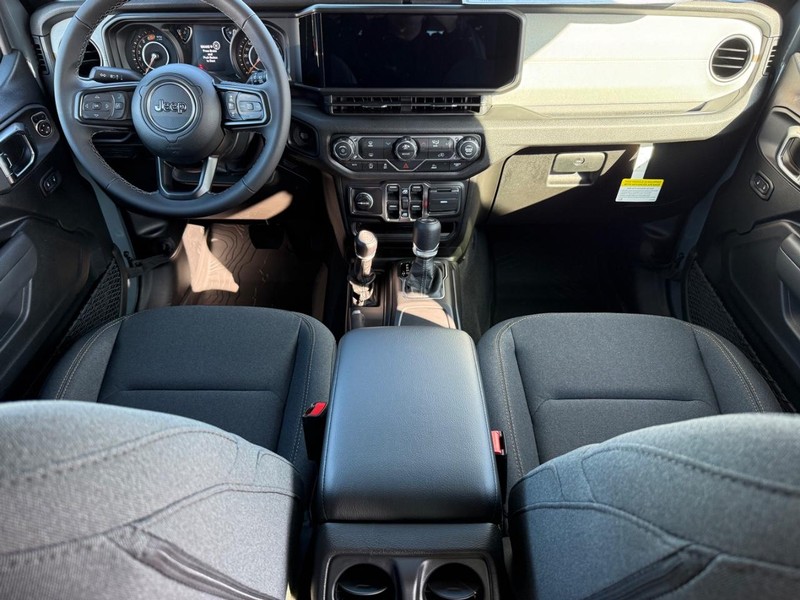 Jeep Wrangler Vehicle Image 05