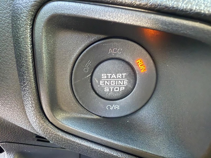 Jeep Wrangler Vehicle Image 09