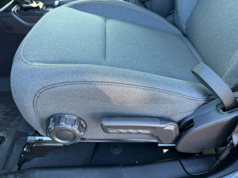 Jeep Wrangler Vehicle Image 18