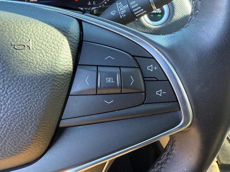 Cadillac XT5 Vehicle Image 16