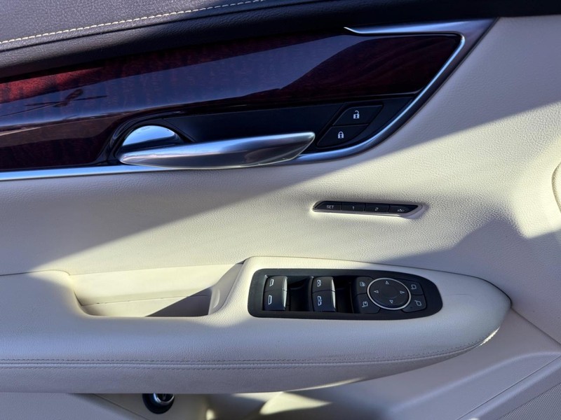 Cadillac XT5 Vehicle Image 27