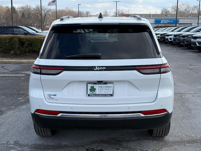 Jeep Grand Cherokee 4xe Vehicle Image 04