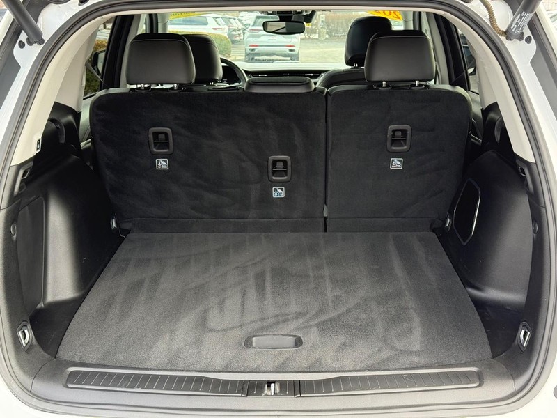 Jeep Grand Cherokee 4xe Vehicle Image 07