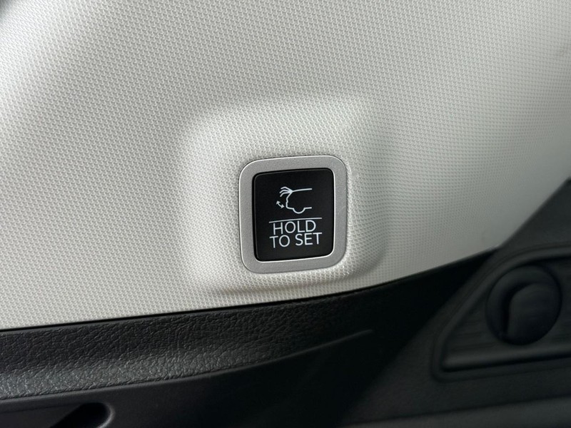 Jeep Grand Cherokee 4xe Vehicle Image 08