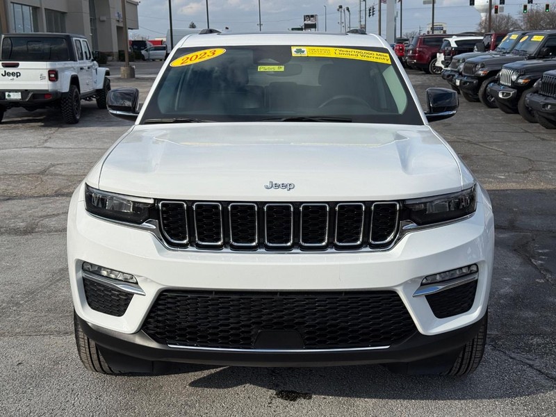 Jeep Grand Cherokee 4xe Vehicle Image 10