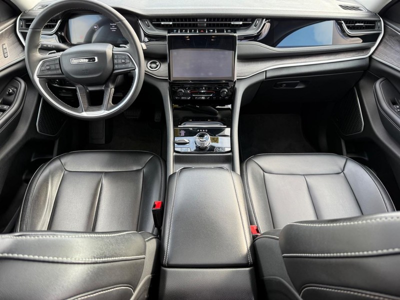 Jeep Grand Cherokee 4xe Vehicle Image 13