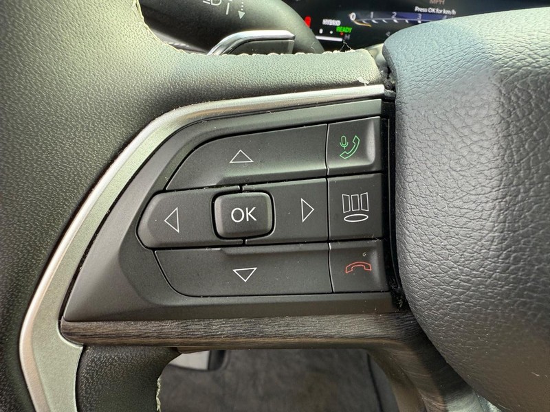 Jeep Grand Cherokee 4xe Vehicle Image 15