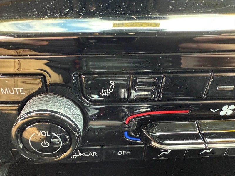 Jeep Grand Cherokee 4xe Vehicle Image 18