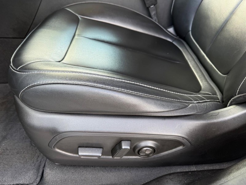 Jeep Grand Cherokee 4xe Vehicle Image 28