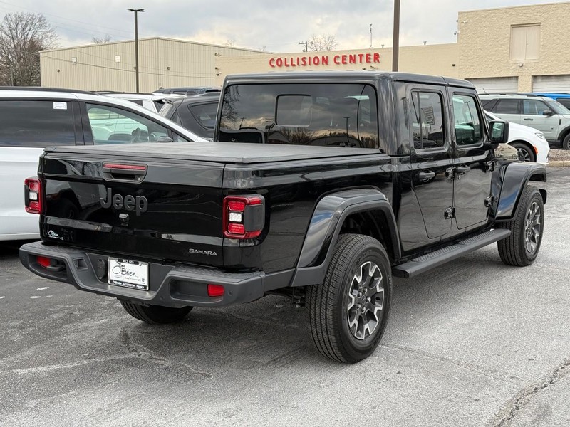 Jeep Gladiator Vehicle Image 03