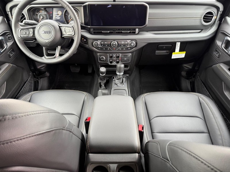 Jeep Gladiator Vehicle Image 05