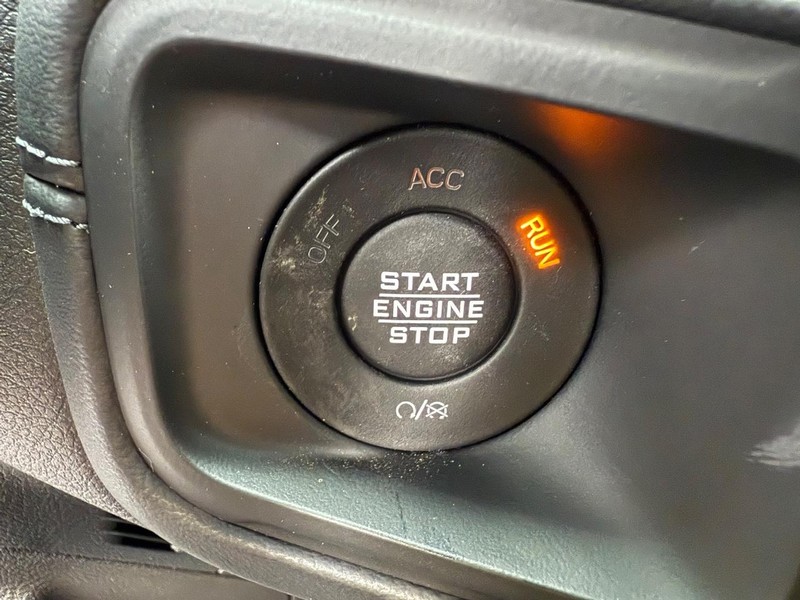 Jeep Gladiator Vehicle Image 09