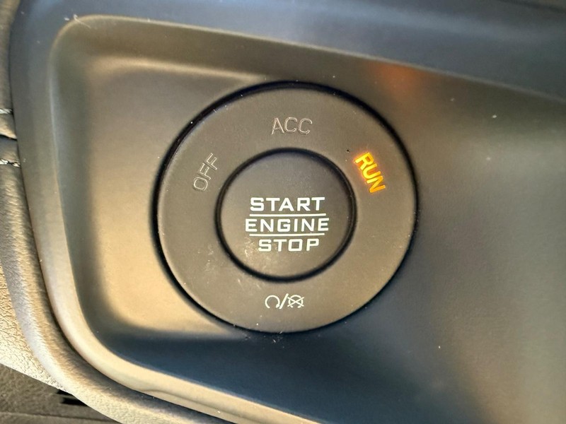 Jeep Gladiator Vehicle Image 09