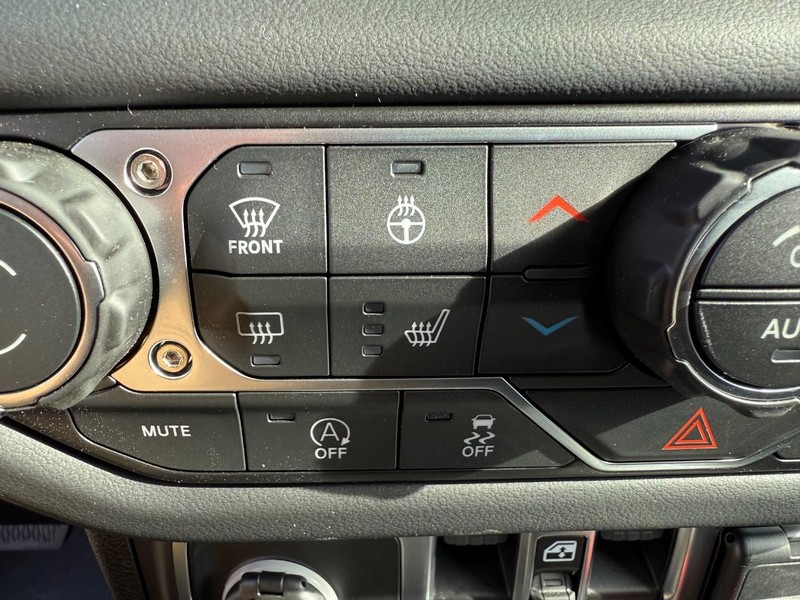 Jeep Gladiator Vehicle Image 10