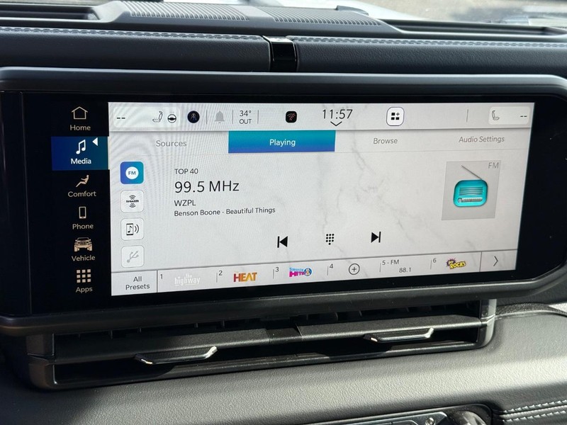 Jeep Gladiator Vehicle Image 11