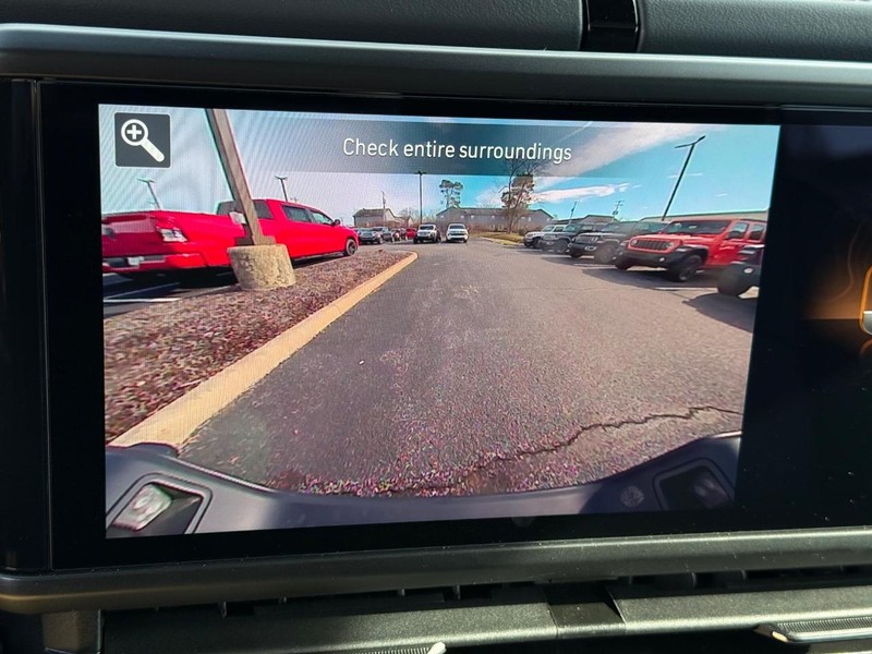 Jeep Gladiator Vehicle Image 12