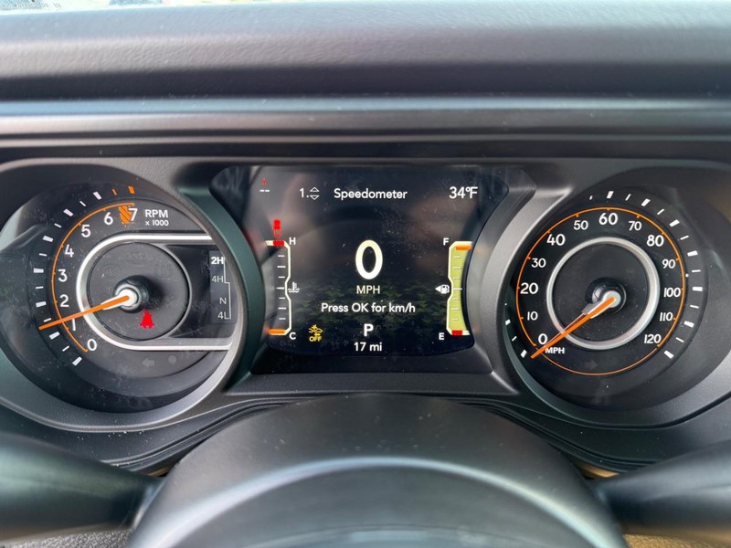 Jeep Gladiator Vehicle Image 16