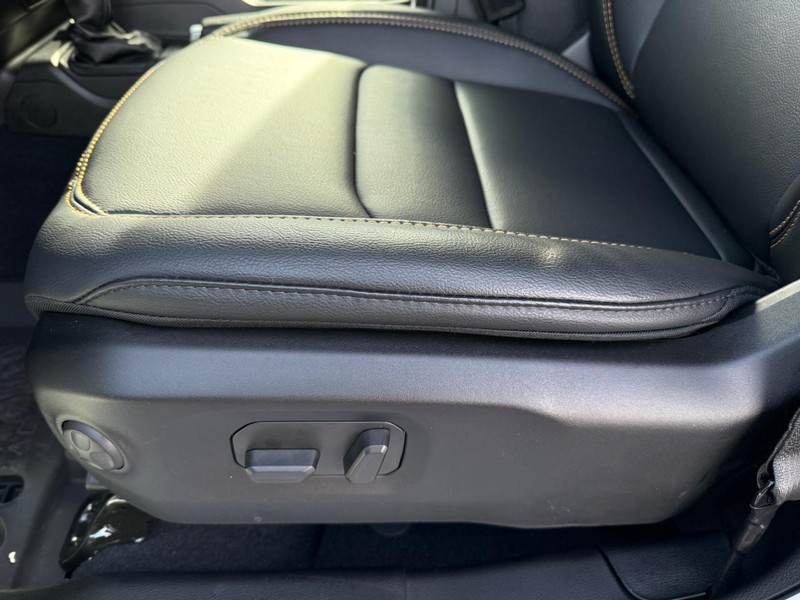 Jeep Gladiator Vehicle Image 19