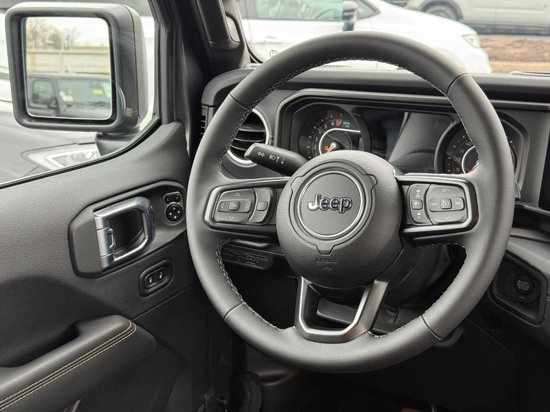 Jeep Gladiator Vehicle Image 06