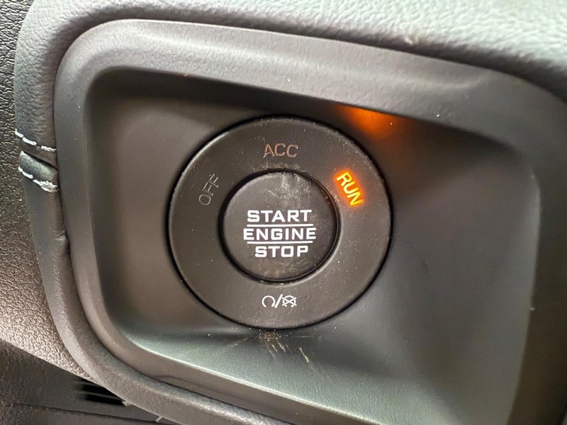 Jeep Gladiator Vehicle Image 09