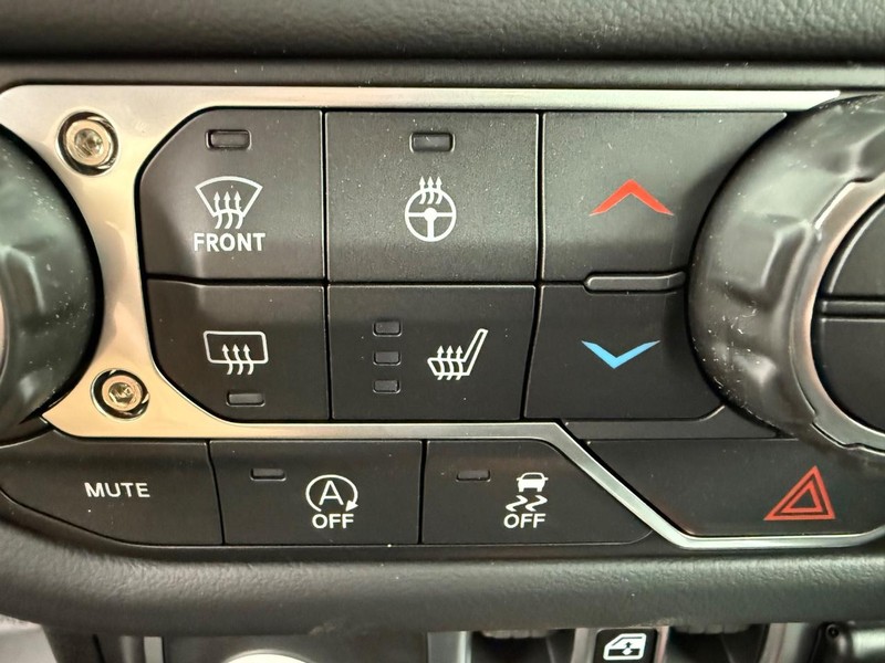 Jeep Gladiator Vehicle Image 10