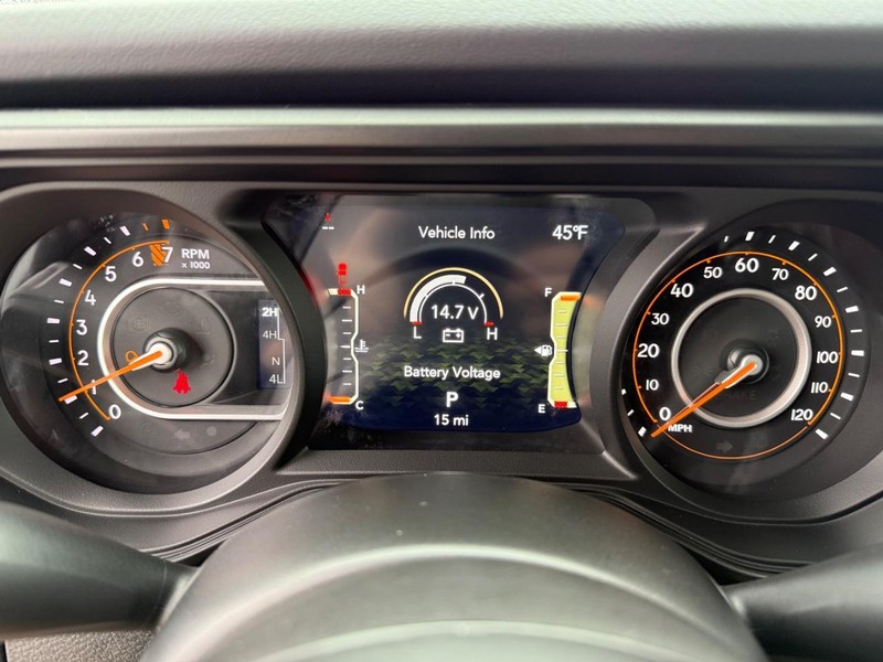 Jeep Gladiator Vehicle Image 16