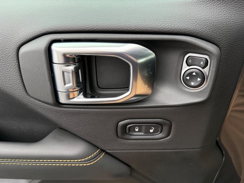 Jeep Gladiator Vehicle Image 18