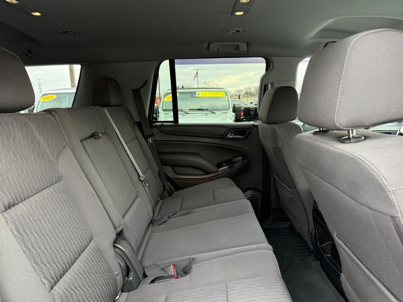 GMC Yukon Vehicle Image 11