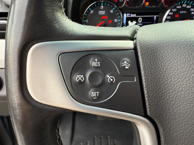 GMC Yukon Vehicle Image 15