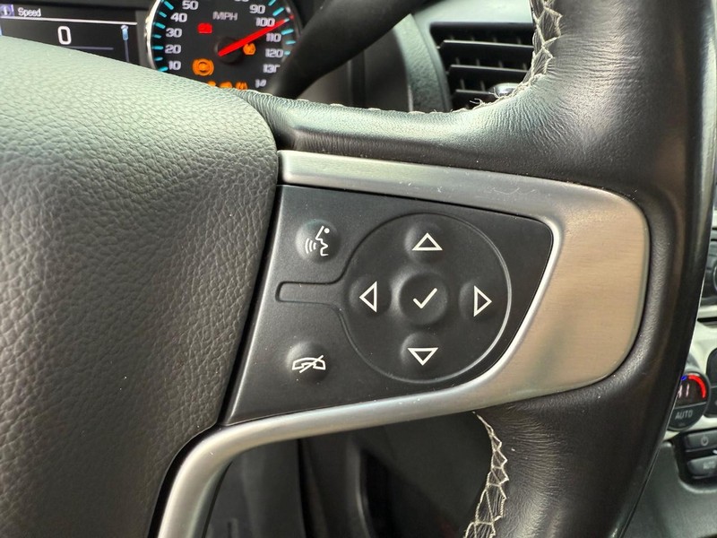 GMC Yukon Vehicle Image 16