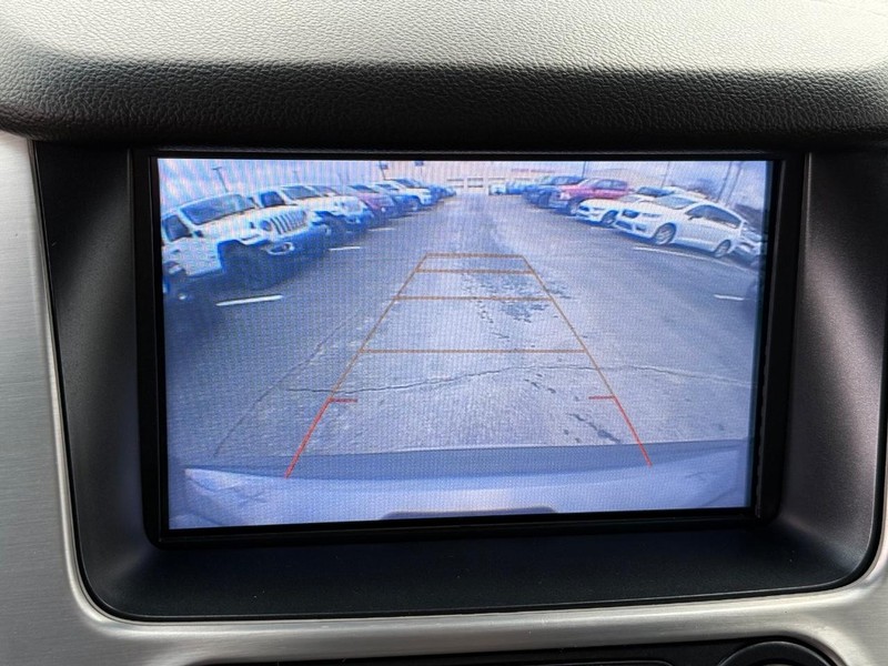 GMC Yukon Vehicle Image 18