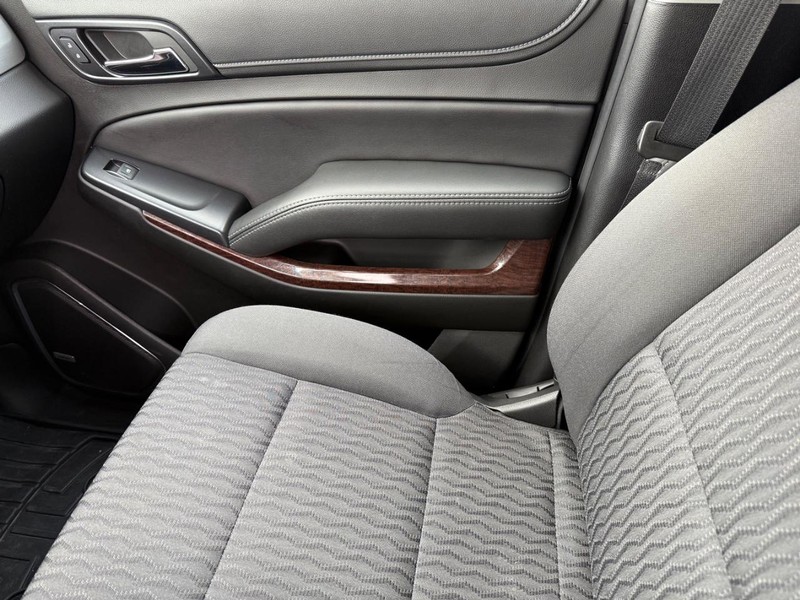 GMC Yukon Vehicle Image 21