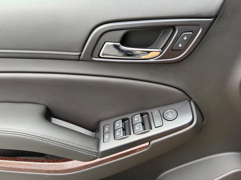 GMC Yukon Vehicle Image 24