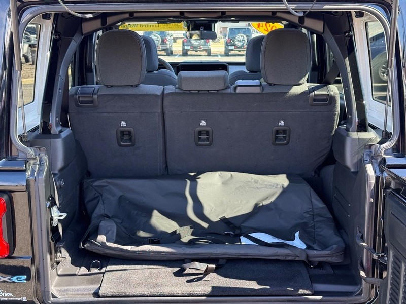 Jeep Wrangler 4xe Vehicle Image 07