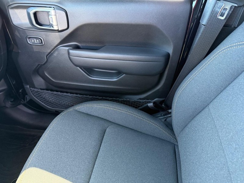 Jeep Wrangler 4xe Vehicle Image 22