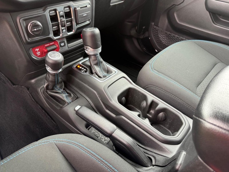 Jeep Wrangler 4xe Vehicle Image 21