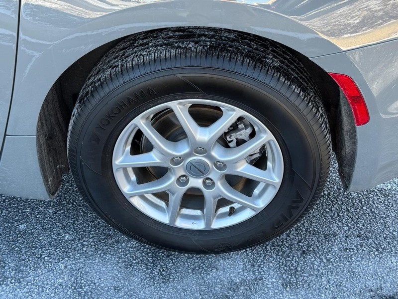 Chrysler Pacifica Vehicle Image 06