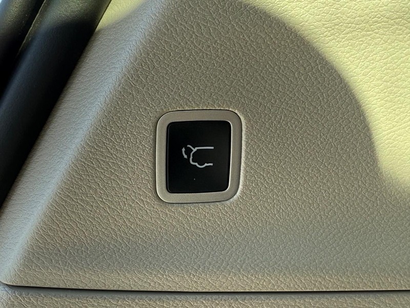 Chrysler Pacifica Vehicle Image 08