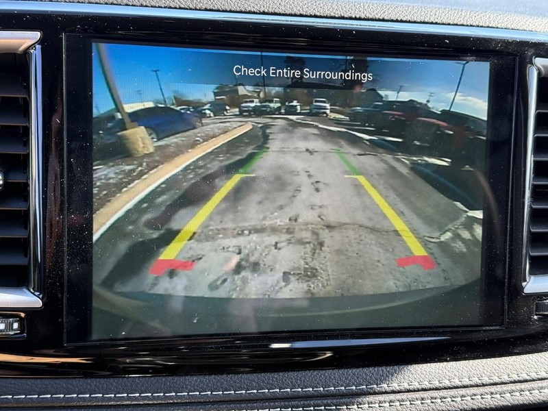 Chrysler Pacifica Vehicle Image 19