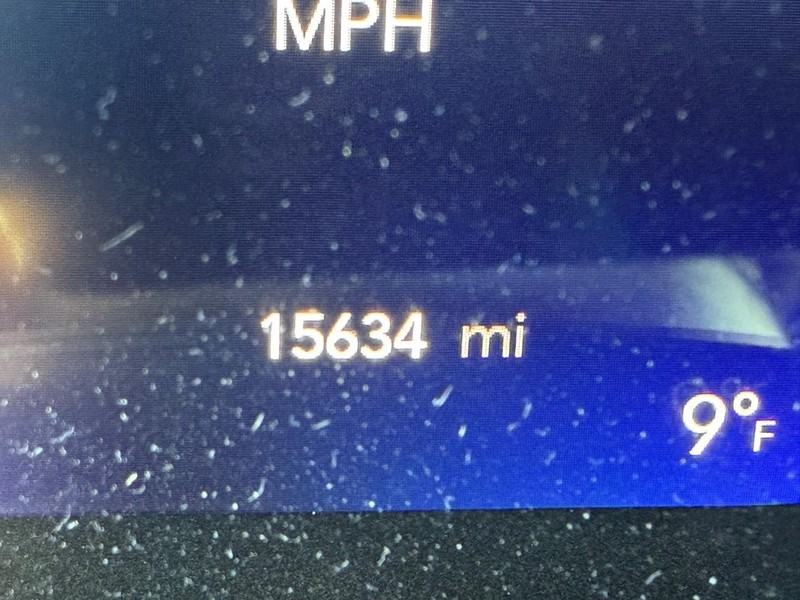 Chrysler Pacifica Vehicle Image 24