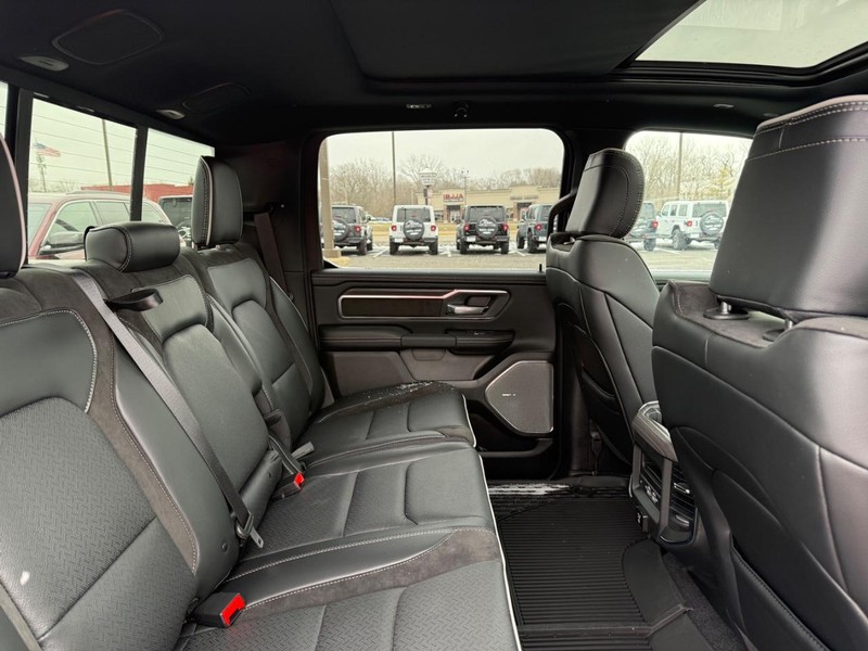 Ram 1500 Vehicle Image 04