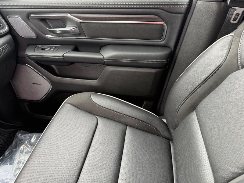 Ram 1500 Vehicle Image 14