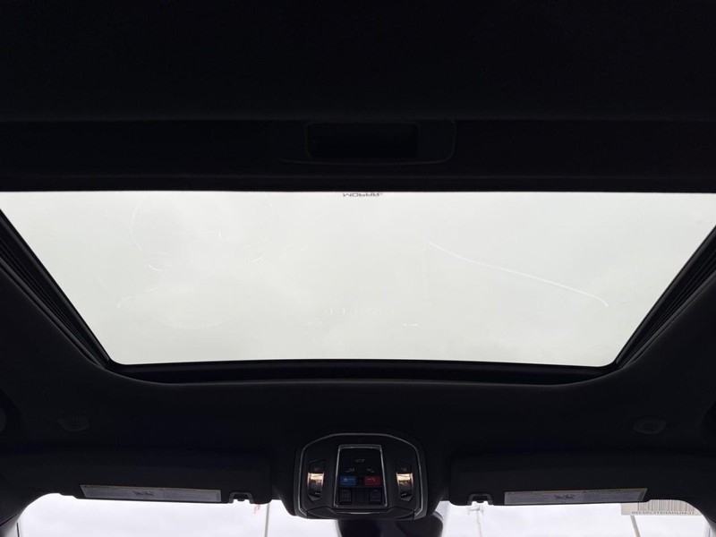 Jeep Grand Cherokee Vehicle Image 05