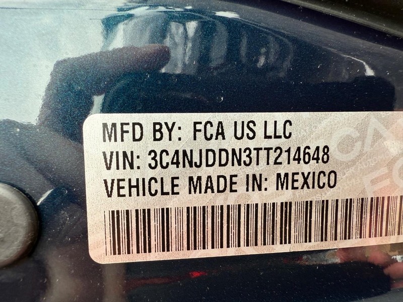 Jeep Compass Vehicle Image 21